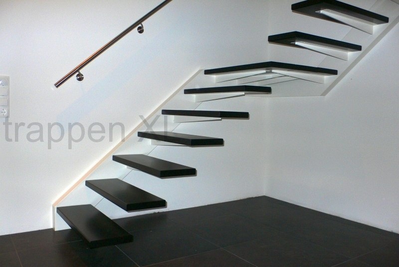 Zwevende trappen minimalistisch en een echte eyecatcher